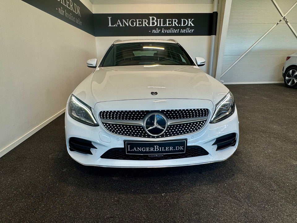 Mercedes C300 de 2,0 AMG Line stc. aut. 5d