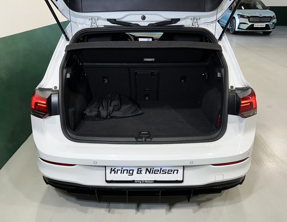 VW Golf VIII 1,4 GTE DSG 5d