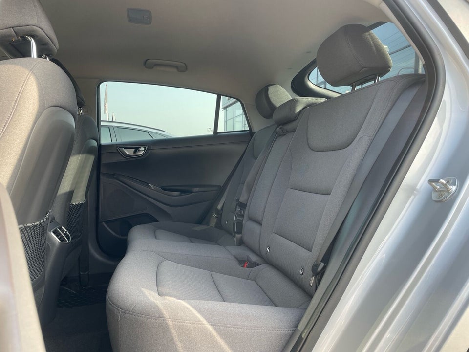 Hyundai Ioniq 40 EV Premium 5d