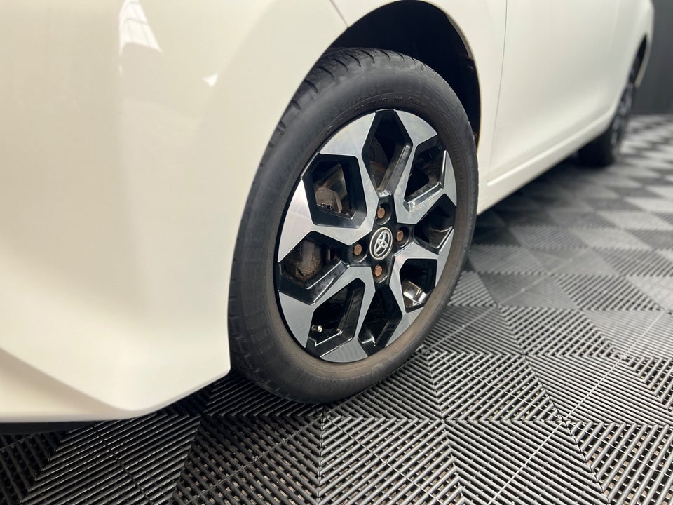 Toyota Aygo 1,0 VVT-i x-pose 5d