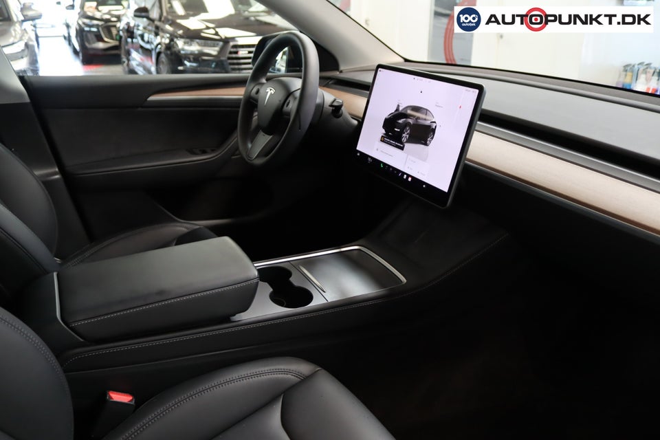 Tesla Model Y Long Range AWD 5d