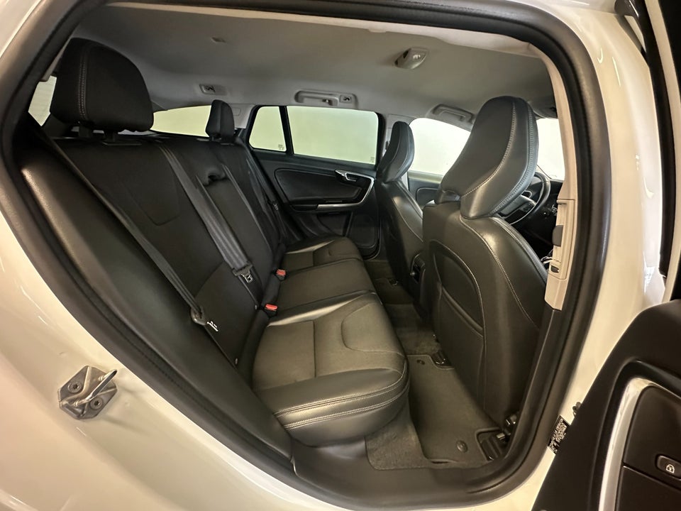 Volvo V60 2,0 D3 150 Momentum 5d