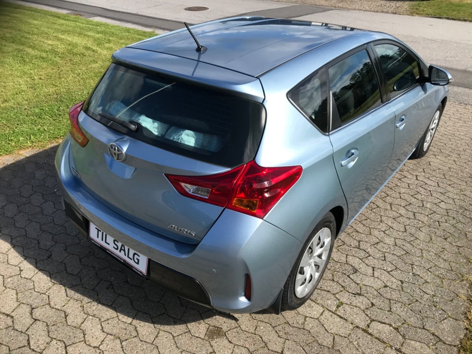 Toyota Auris 1,4 D-4D T2 5d