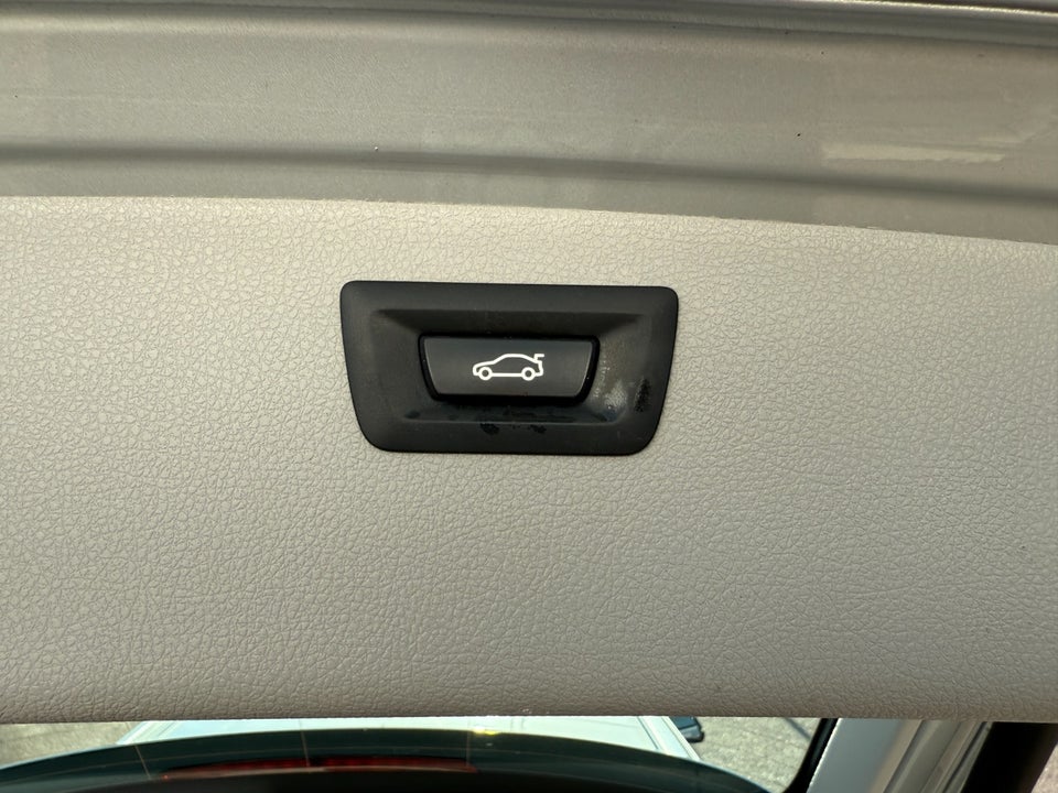 BMW 320i 2,0 Touring Advantage aut. 5d