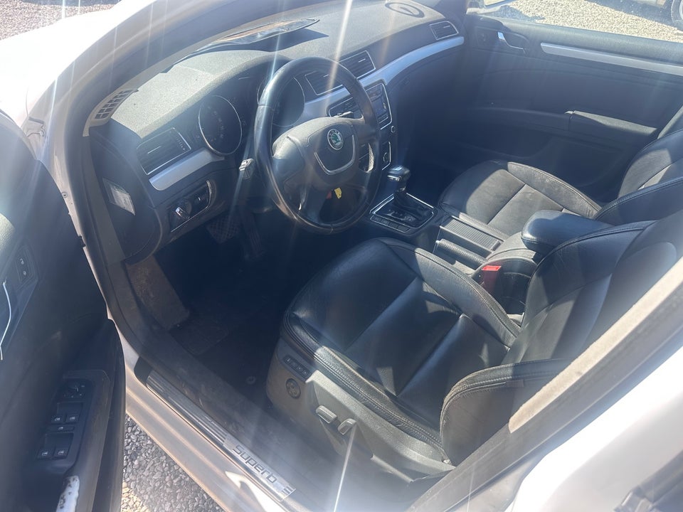 Skoda Superb 2,0 TDi 170 Ambition Combi DSG 5d
