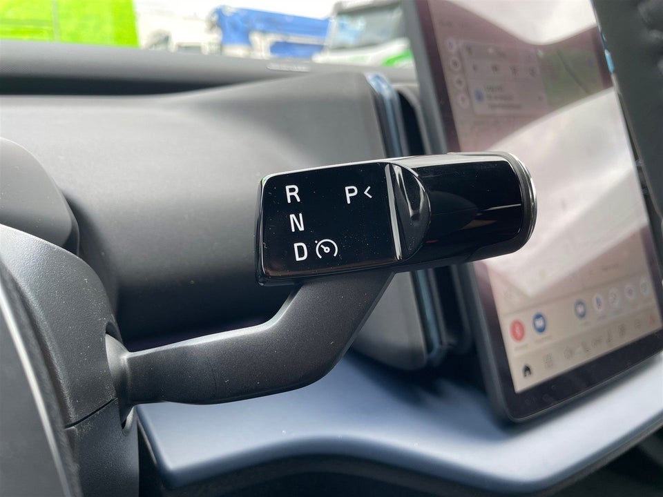 Volvo EX30 Extended Range Plus 5d