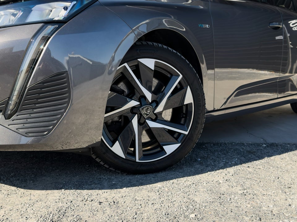 Peugeot 308 1,6 Hybrid First Selection+ EAT8 5d