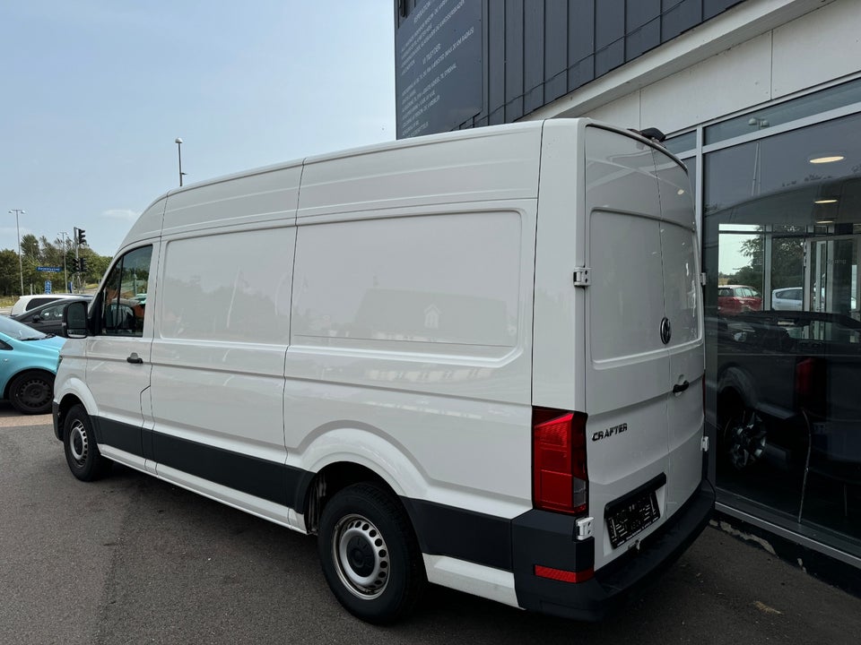 VW Crafter 35 2,0 TDi 140 Kassevogn L3H2 aut.