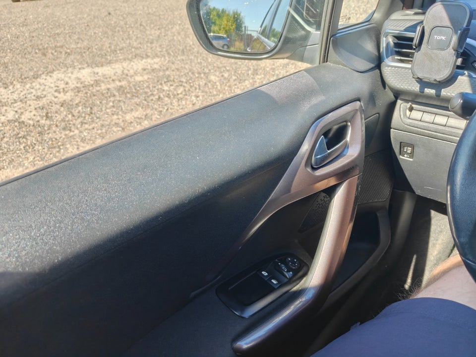 Peugeot 2008 1,2 VTi 82 Allure 5d