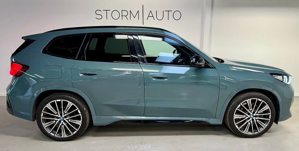 BMW iX1 xDrive30 Fully Charged M-Sport 5d