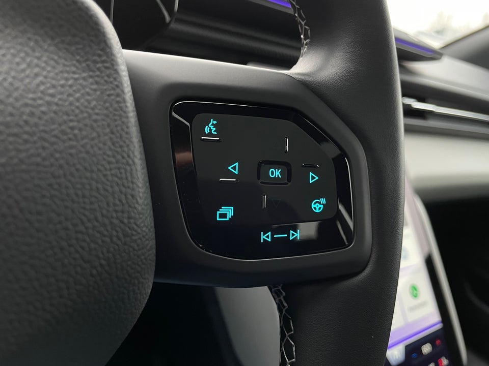 Ford Explorer 82 Premium Extended Range 5d