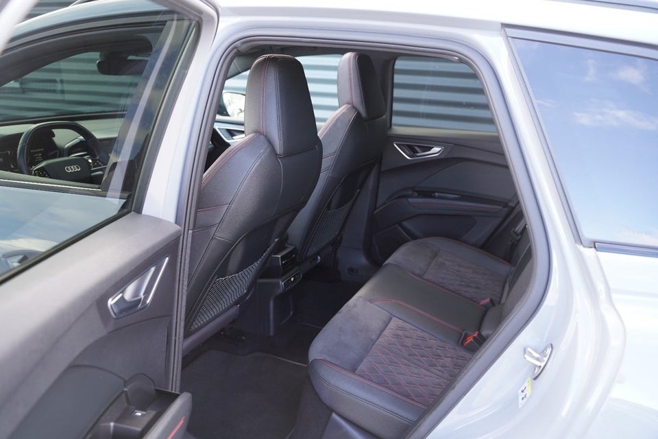 Audi Q4 e-tron 40 Attitude S-line 5d