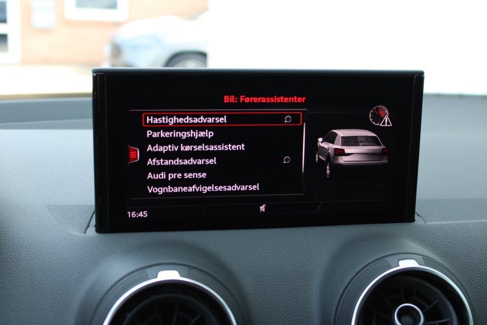 Audi Q2 35 TFSi Prestige S-tr. 5d