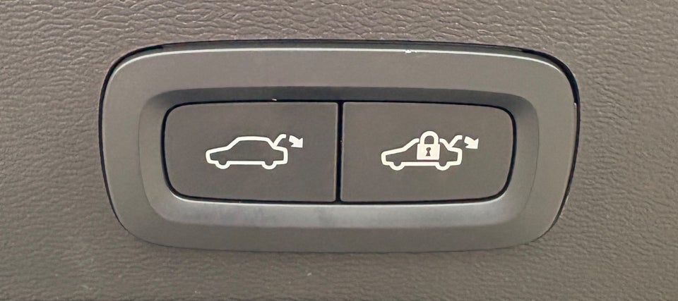 Volvo XC40 P6 ReCharge Plus 5d