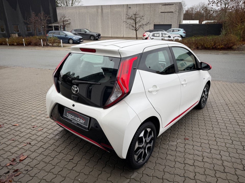 Toyota Aygo 1,0 VVT-i x-clusiv x-shift 5d