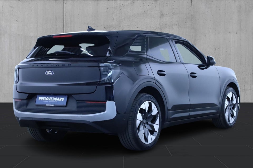 Ford Explorer 77 Premium Extended Range 5d