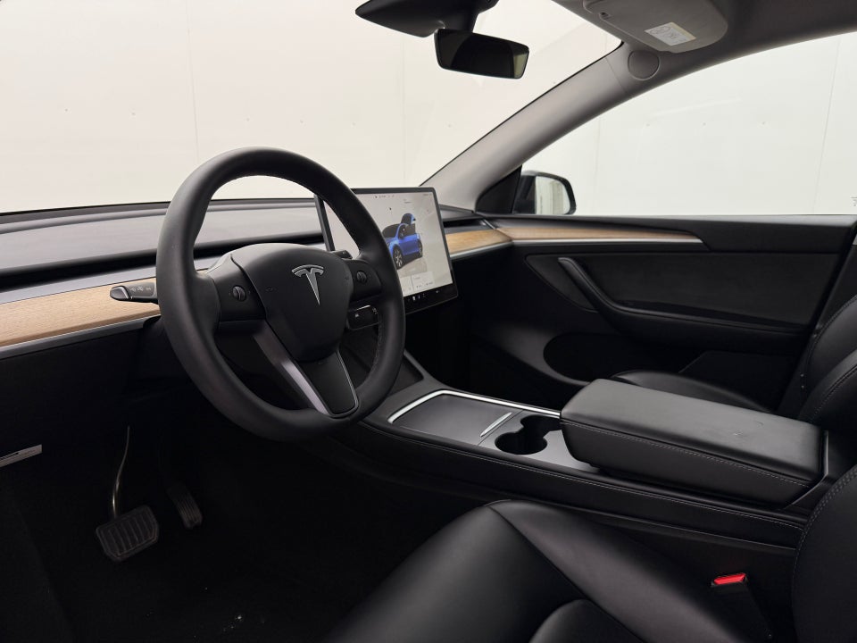 Tesla Model Y RWD 5d