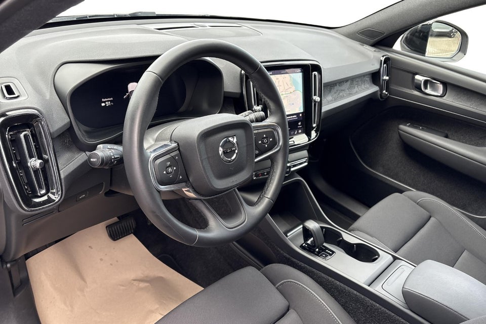 Volvo EX40 Extended Range Plus 5d