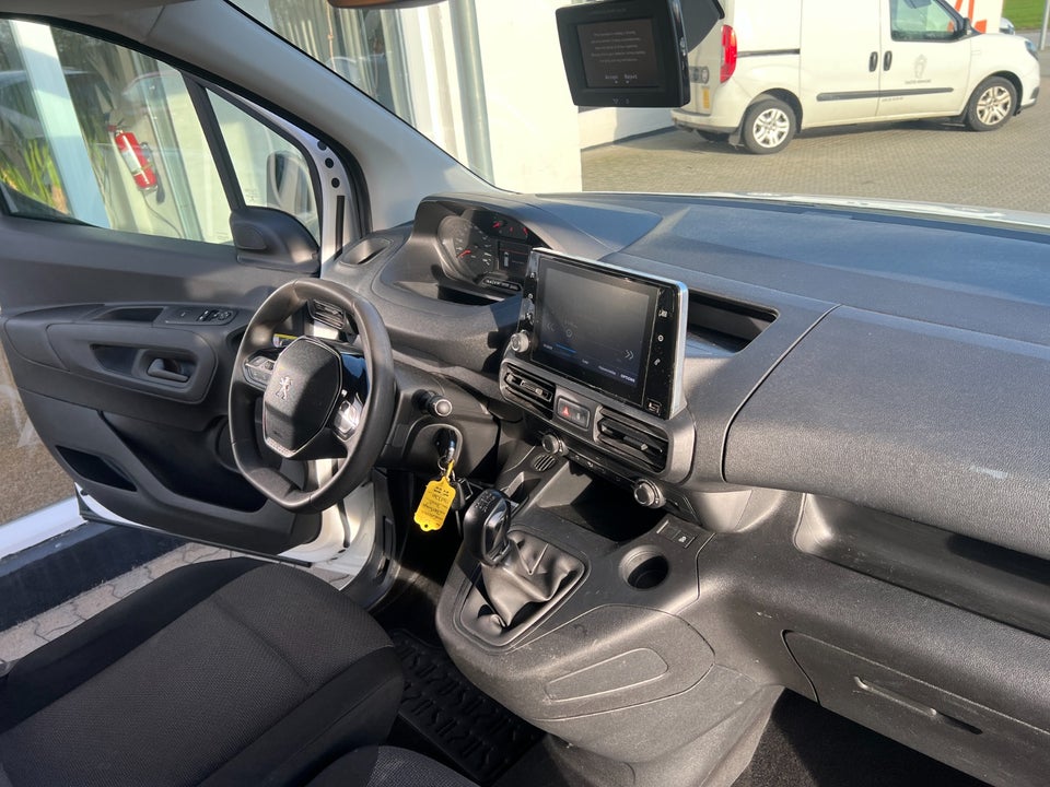 Peugeot Partner 1,5 BlueHDi 100 L1V1 Ultimate Van