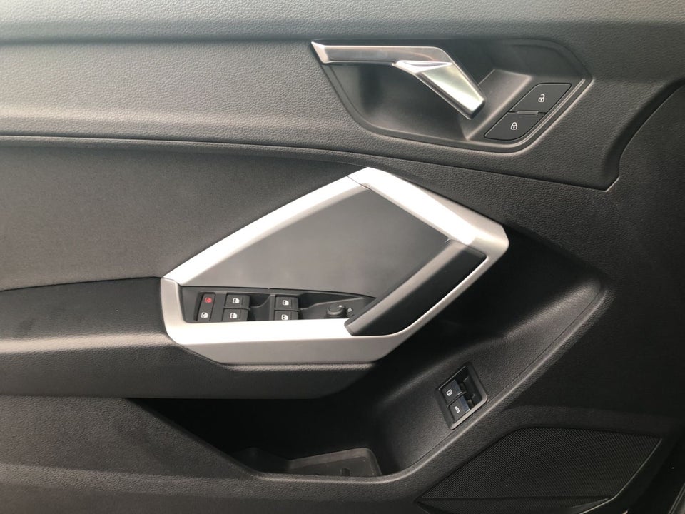 Audi Q3 45 TFSi e Attitude plus S-tr. 5d