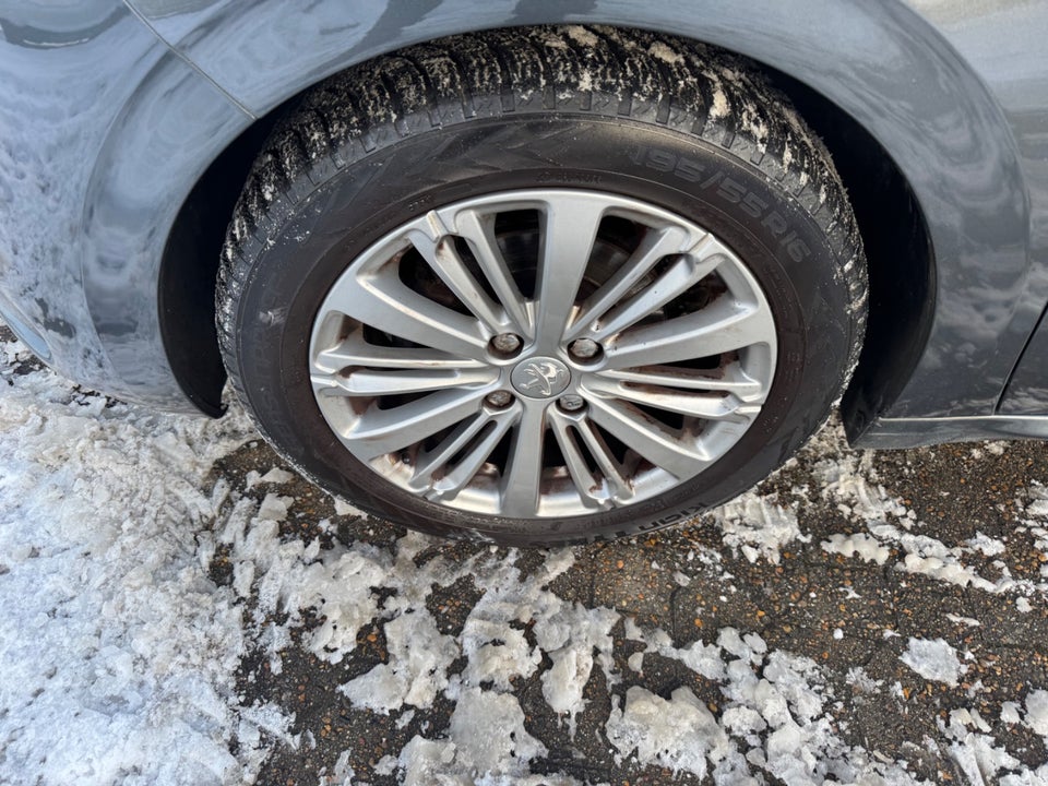 Peugeot 208 1,6 BlueHDi 100 Allure 5d