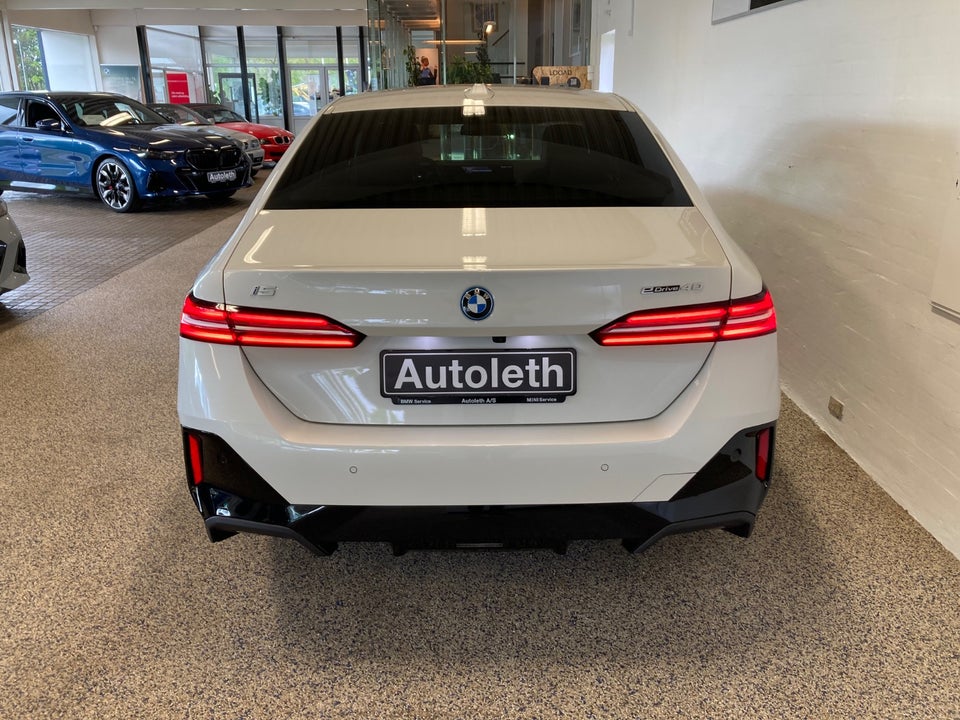 BMW i5 eDrive40 Fully Charged M-Sport 4d