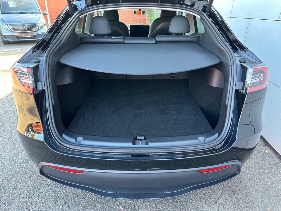 Tesla Model Y RWD 5d