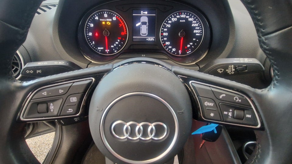 Audi A3 30 TFSi Sportback 5d
