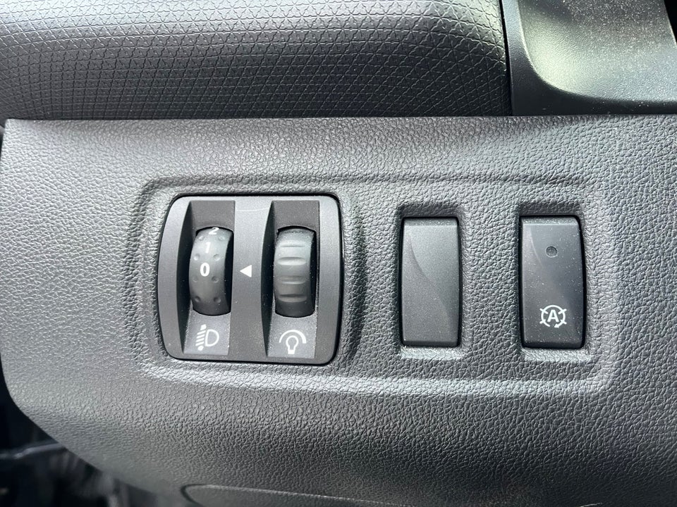 Renault Clio IV 0,9 TCe 90 Expression Sport Tourer 5d