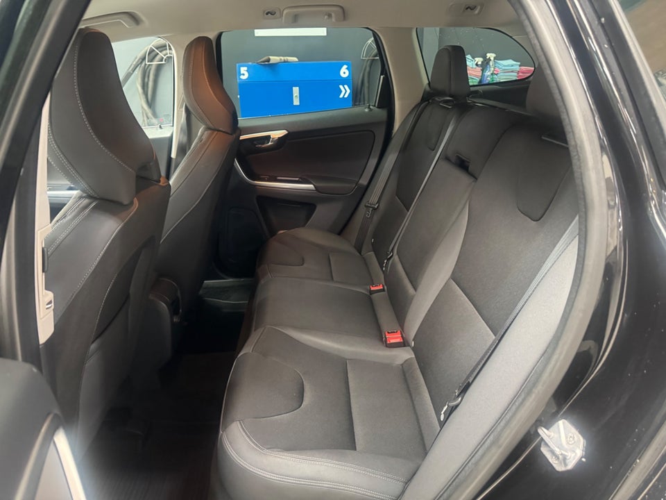 Volvo XC60 2,0 D4 190 Momentum 5d