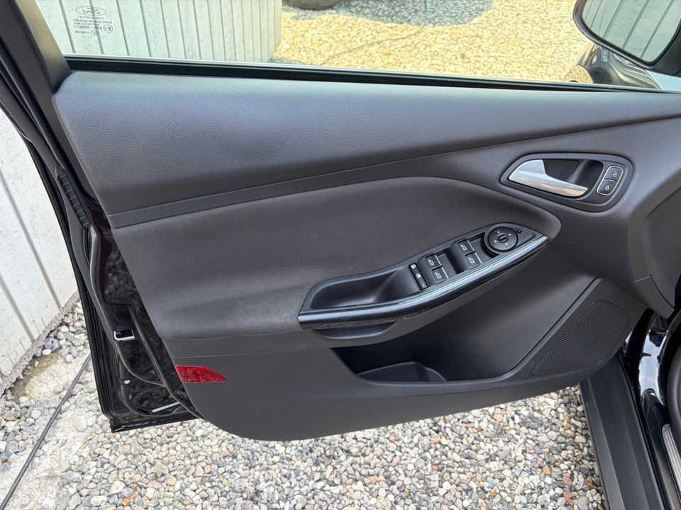 Ford Focus 1,0 SCTi 125 Titanium stc. 5d