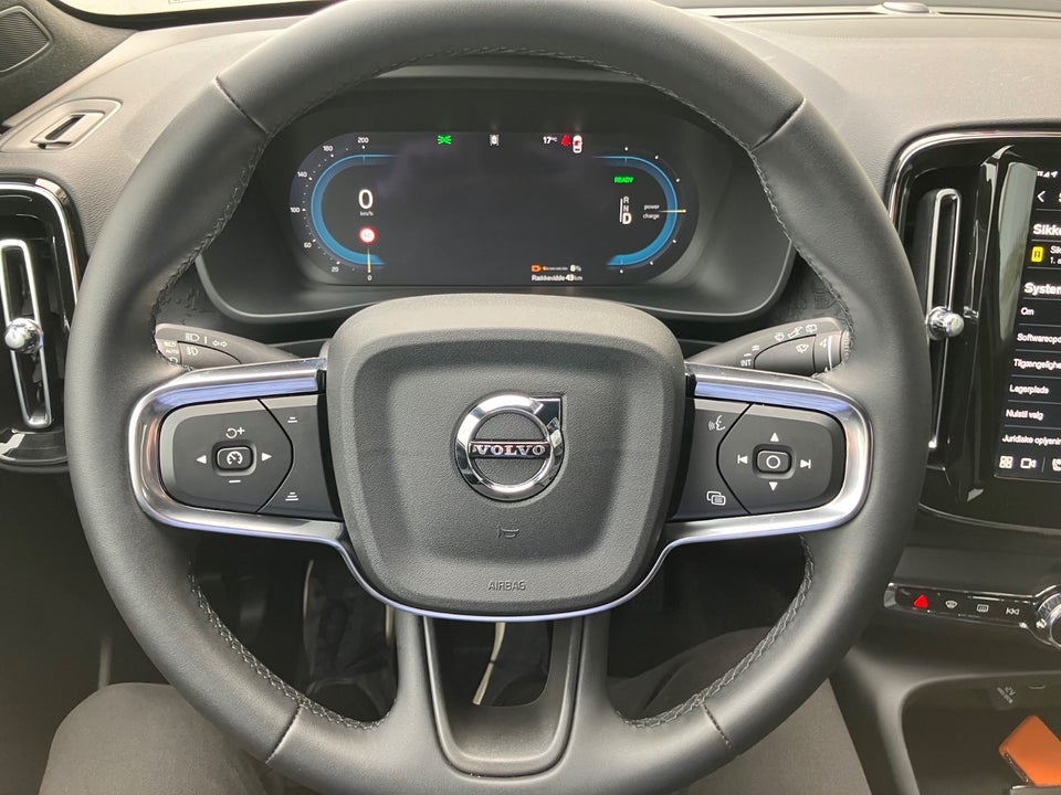 Volvo EX40 Extended Range Plus 5d