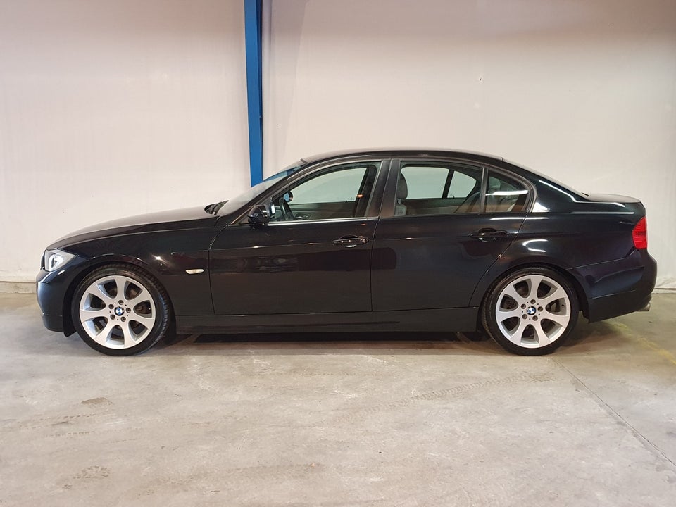 BMW 320i 2,0  4d