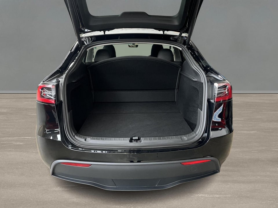 Tesla Model Y RWD 5d