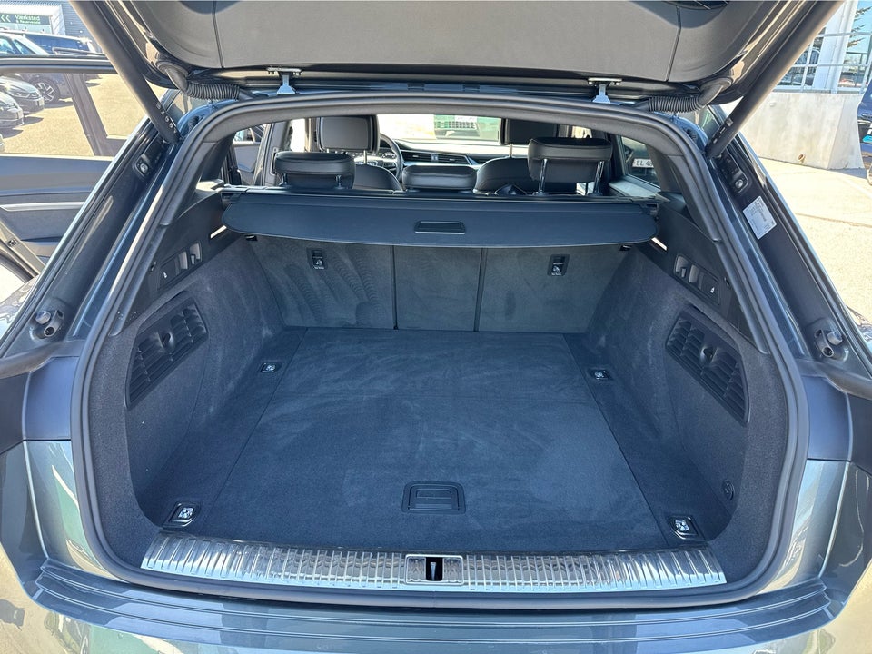 Audi e-tron 55 S-line quattro 5d