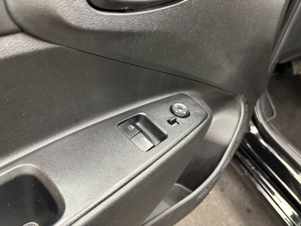 Hyundai i10 1,0 MPi Essential 5d