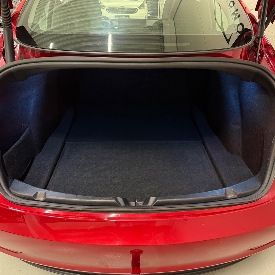 Tesla Model 3 Long Range AWD 4d