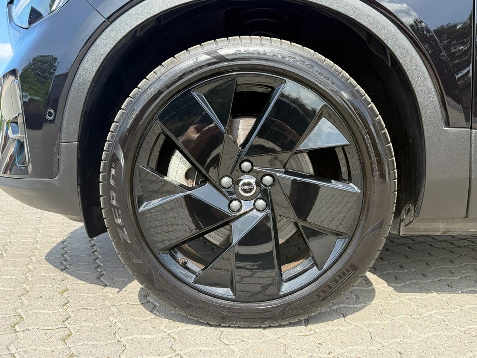 Volvo EX40 Extended Range Ultra Black Edition 5d