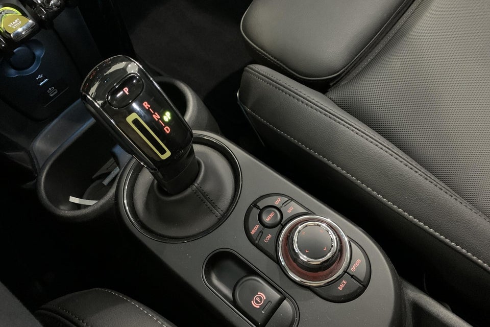 MINI Cooper SE Classic 3d