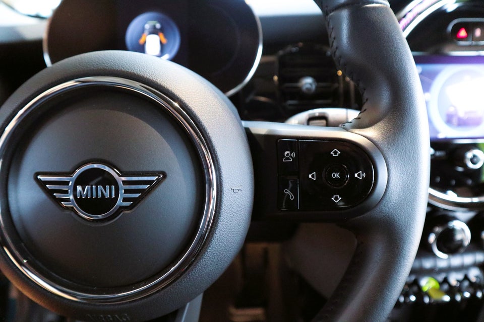 MINI Cooper SE Classic Trim 3d