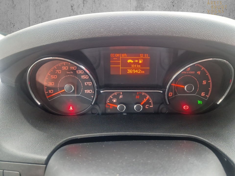 Peugeot Boxer 335 2,2 BlueHDi 140 L2H2 Premium