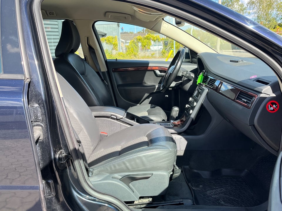 Volvo V70 3,2 Summum aut. 5d
