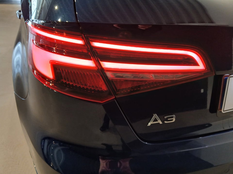 Audi A3 35 TFSi S-line Sportback 5d