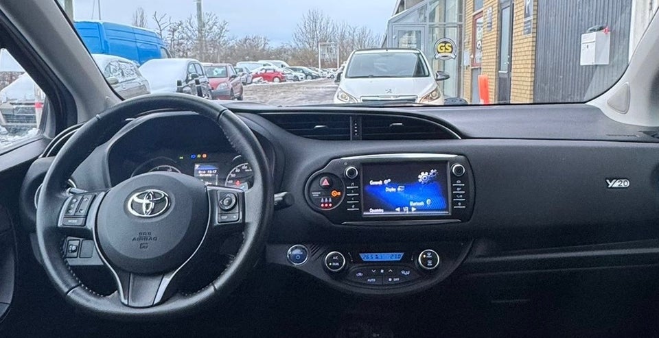 Toyota Yaris 1,5 Hybrid H3 Y20 e-CVT 5d