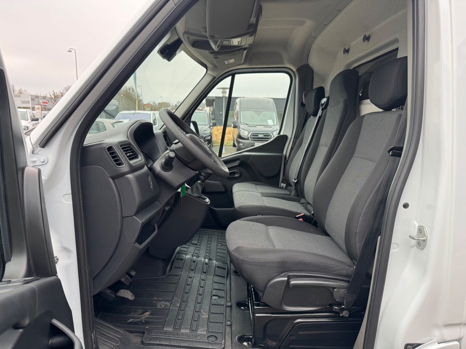 Nissan Interstar 2,0 dCi 150 L2H2 N-Connecta Van