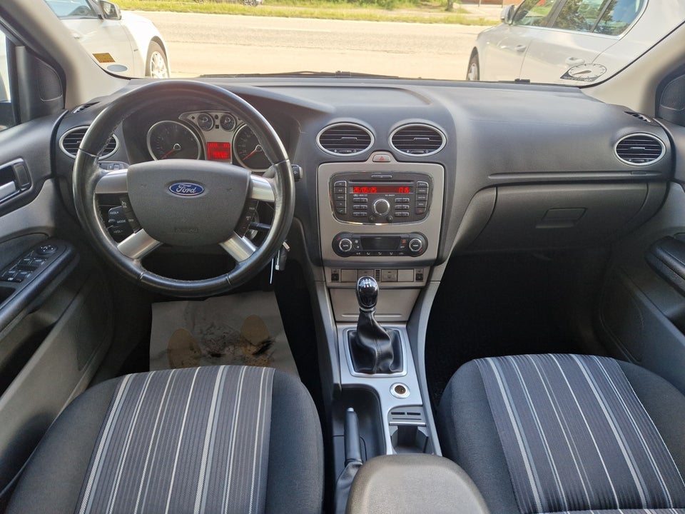 Ford Focus 1,6 Titanium 5d
