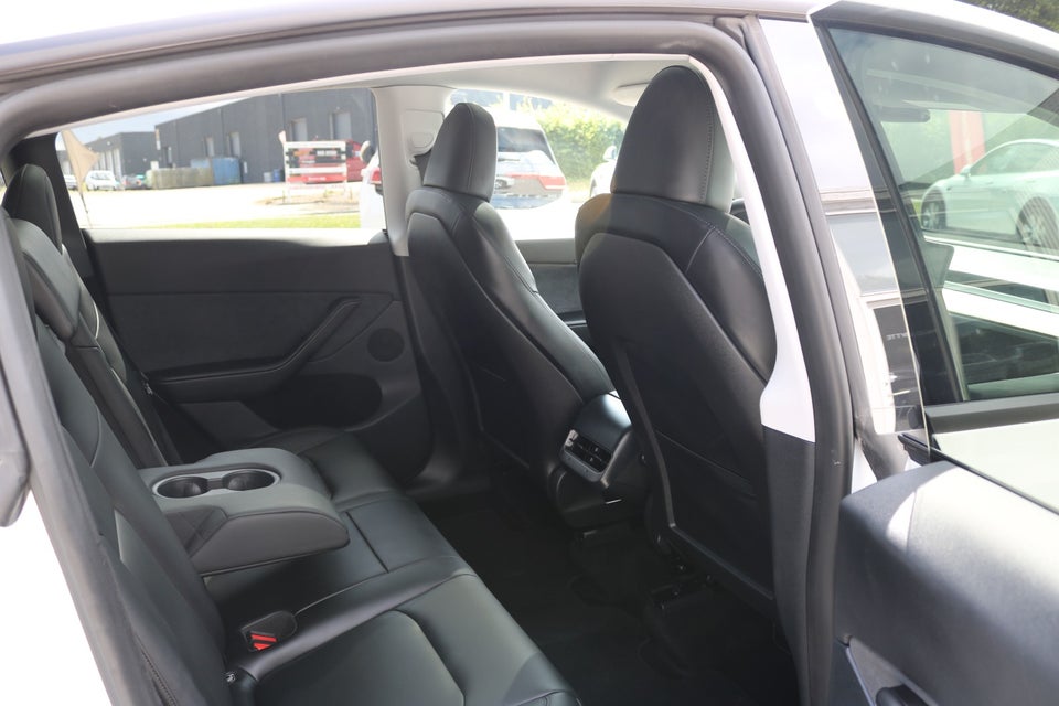 Tesla Model Y Long Range AWD 5d