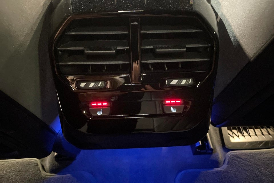 BMW iX xDrive45 Fully Charged 5d