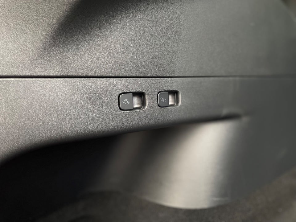 Tesla Model Y Long Range AWD 5d