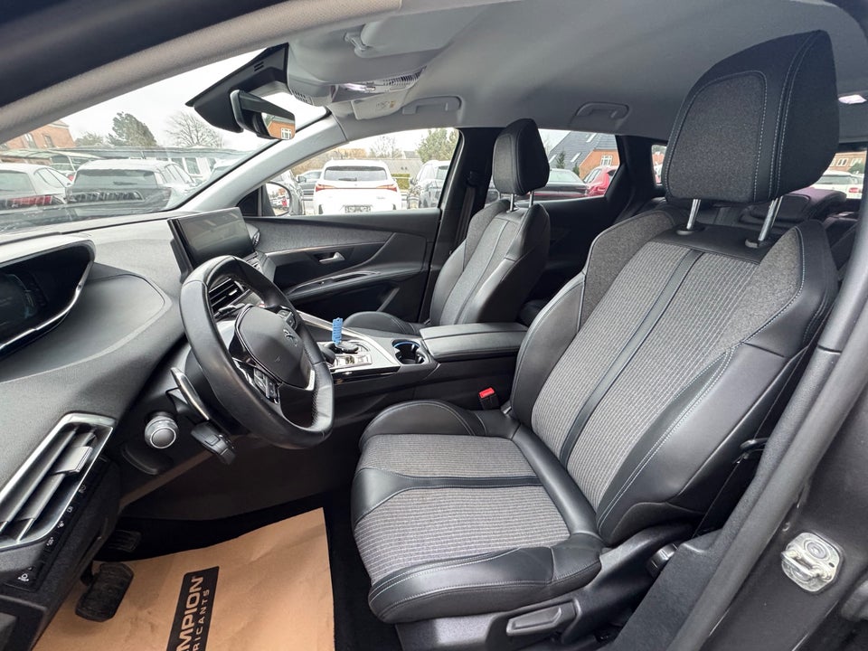 Peugeot 3008 1,6 Hybrid Allure EAT8 5d